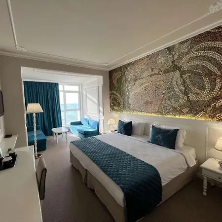 Adriatik Hotel, Bw Premier Collection Hotel 5*